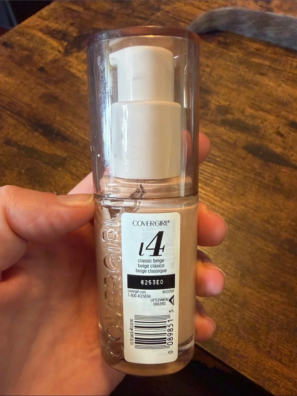 CoverGirl TruBlend Liquid Makeup - Shade 4 (Light Beige)